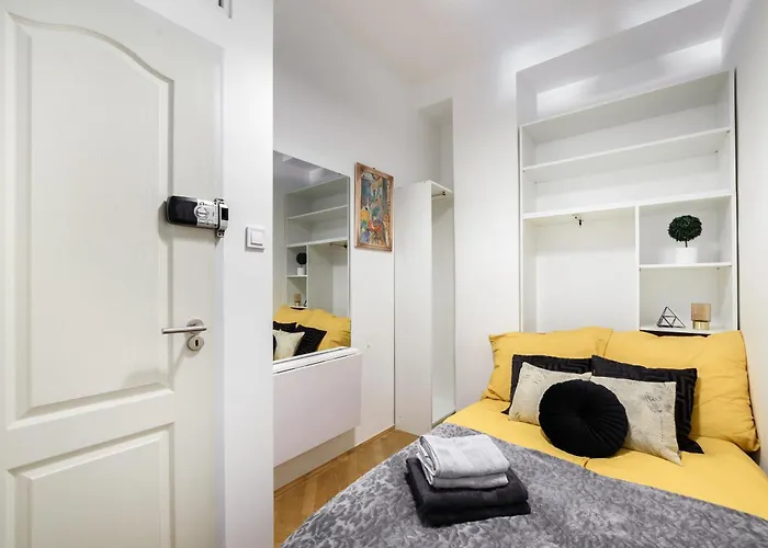 Hotel Bery Homes